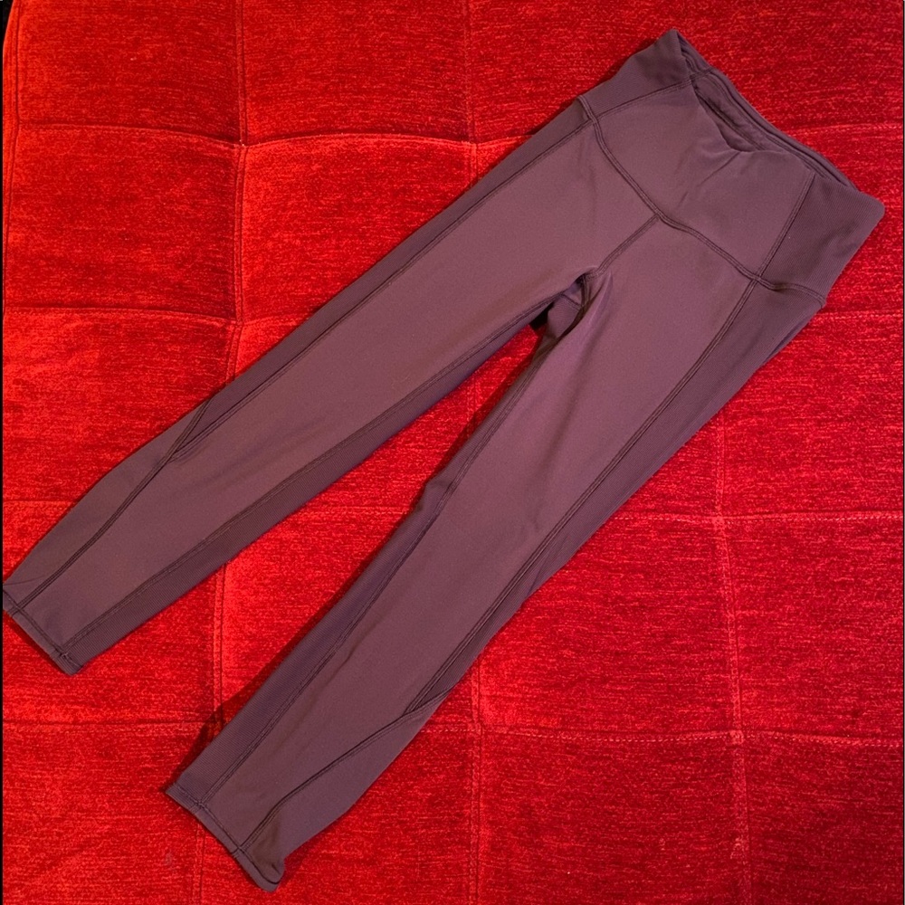 LULULEMON 23” CROP LEGGINGS - Picture 3 of 9
